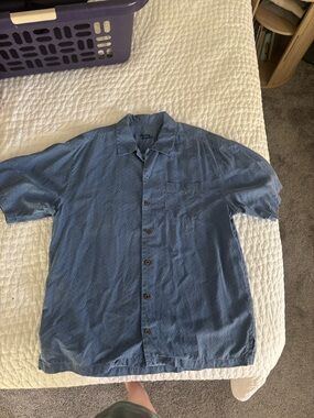 100% Silk Tommy Bahama Light Blue Textured Camp Shirt